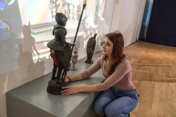 Aufbau Ausstellung "Follow The Unknown"