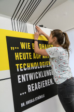 Aufbau Ausstellung "Follow The Unknown"