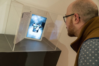 Aufbau Ausstellung "Follow The Unknown"